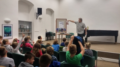 Beseda v knihovně Vy&scaron;kov